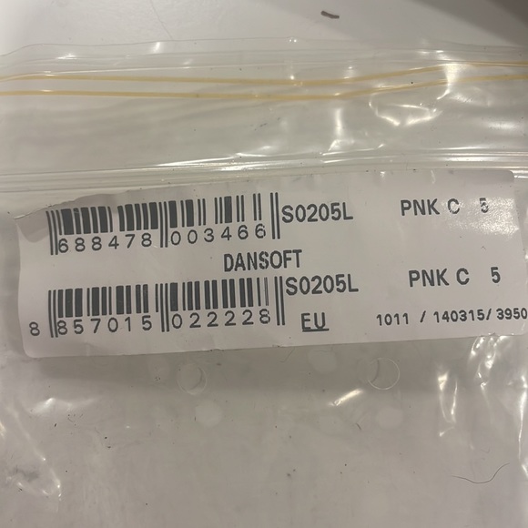 Bloch, Leather, pink size 5, the very softest leather ballet slippers - Picture 6 of 6